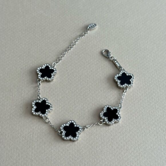 Flower Bracelet S1308 - Picture 2 of 3